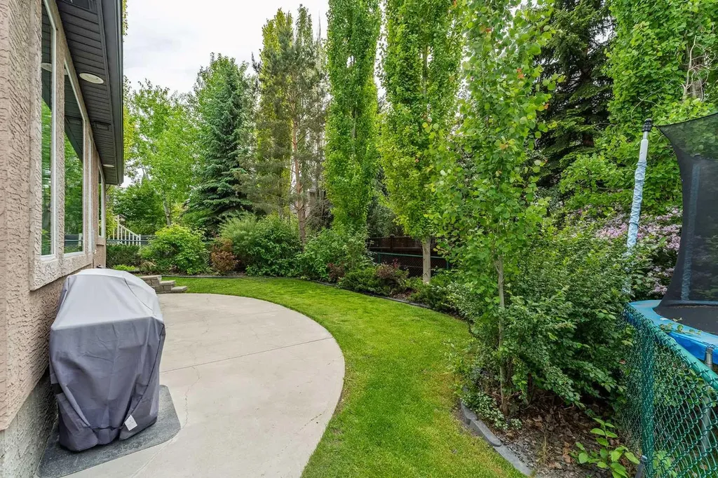 123 Valley Creek Road NW Calgary AB T3B 5W7