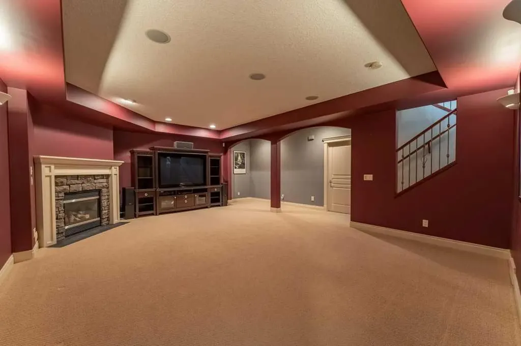 123 Valley Creek Road NW Calgary AB T3B 5W7
