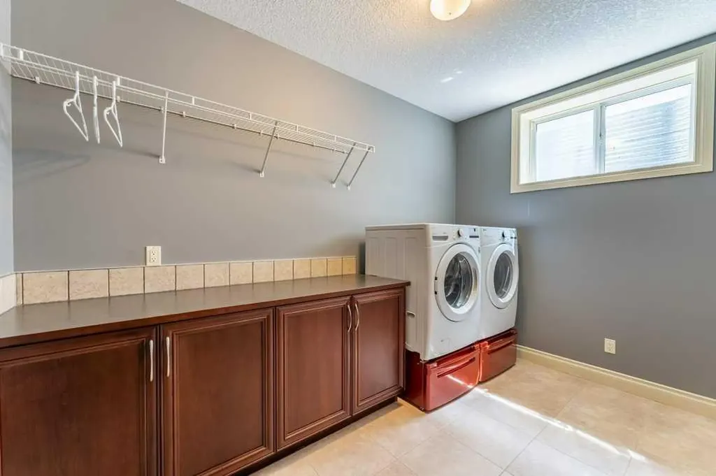 123 Valley Creek Road NW Calgary AB T3B 5W7