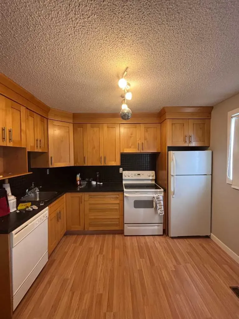 62 Carleton Road W Lethbridge AB t1k 3X5