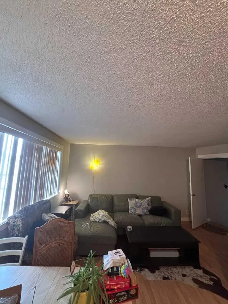 62 Carleton Road W Lethbridge AB t1k 3X5
