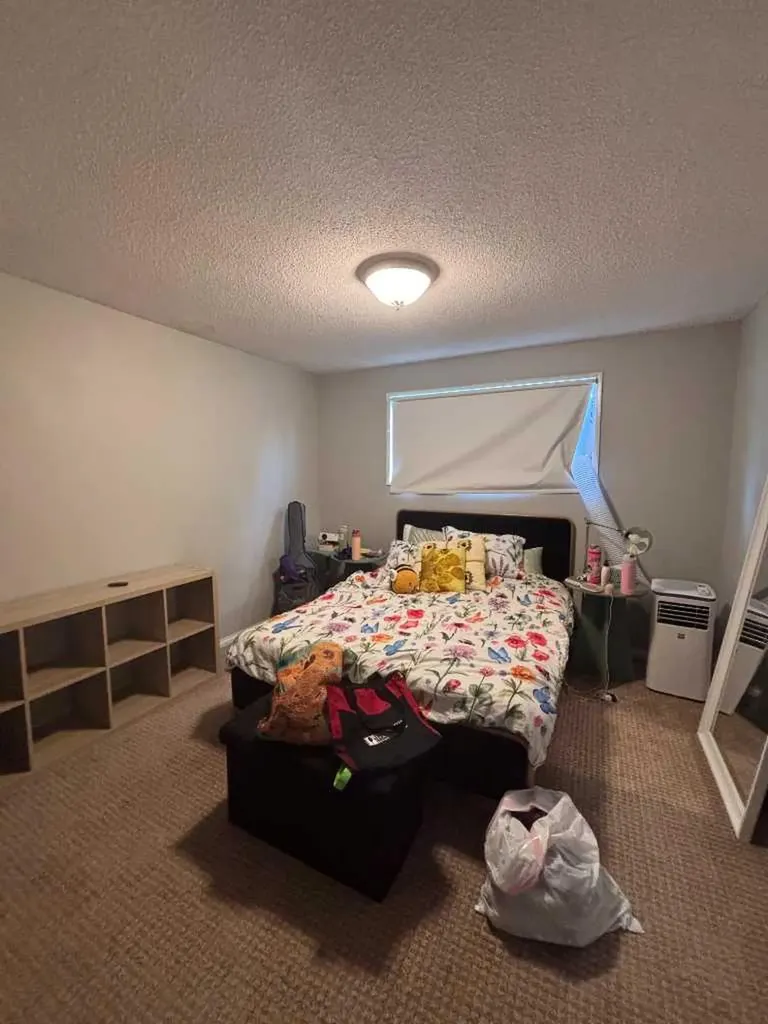 62 Carleton Road W Lethbridge AB t1k 3X5