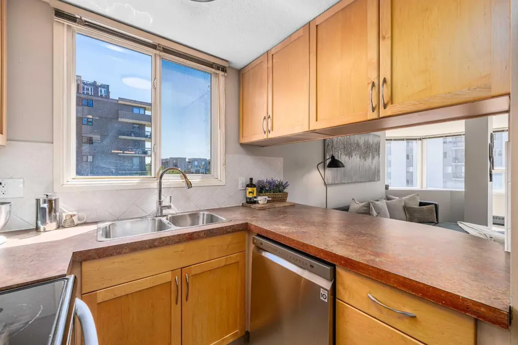 626 15 Avenue SW Calgary AB T2R 0R5