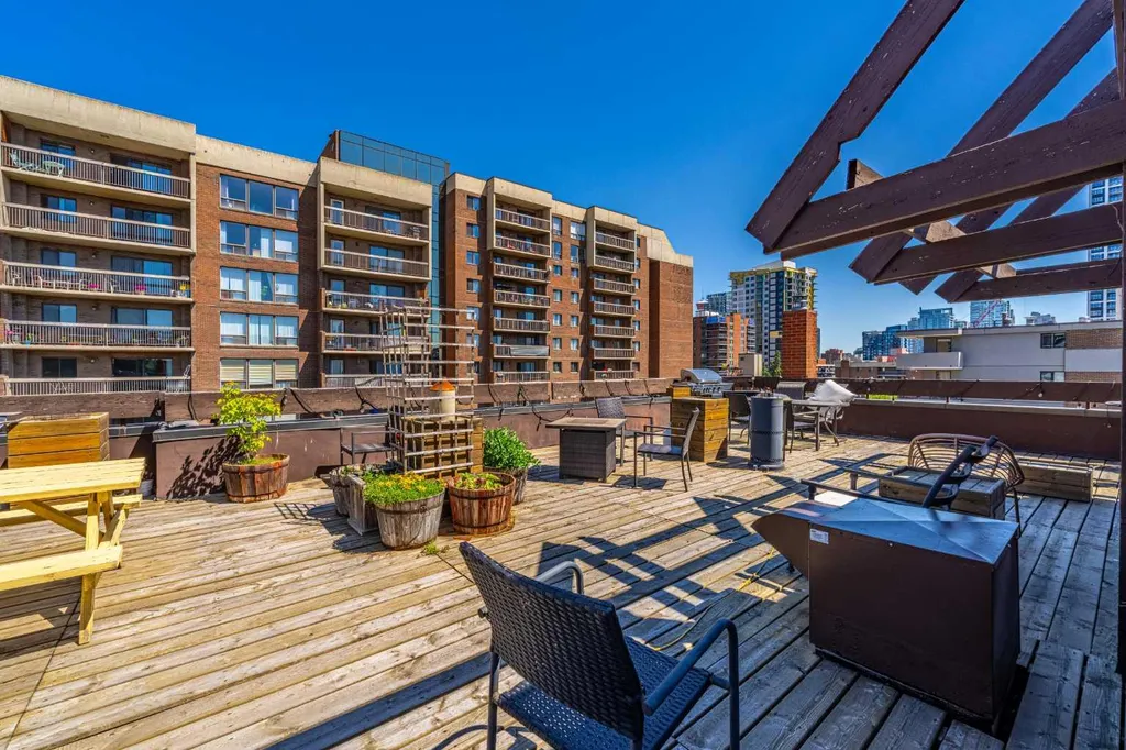 626 15 Avenue SW Calgary AB T2R 0R5