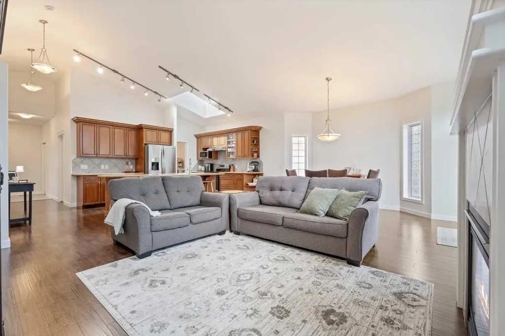 148 Cimarron Park Circle Okotoks AB T1S 2L6