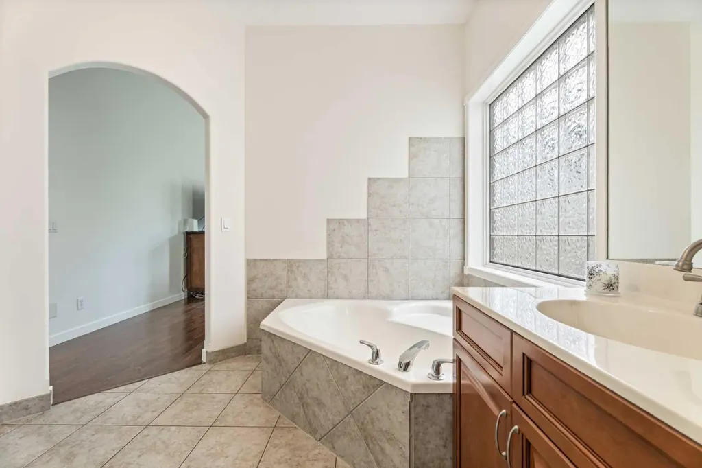 148 Cimarron Park Circle Okotoks AB T1S 2L6