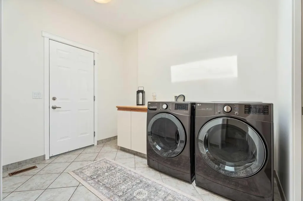 148 Cimarron Park Circle Okotoks AB T1S 2L6
