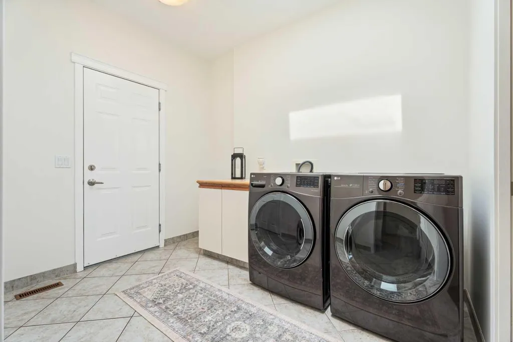 148 Cimarron Park Circle Okotoks AB T1S 2L6
