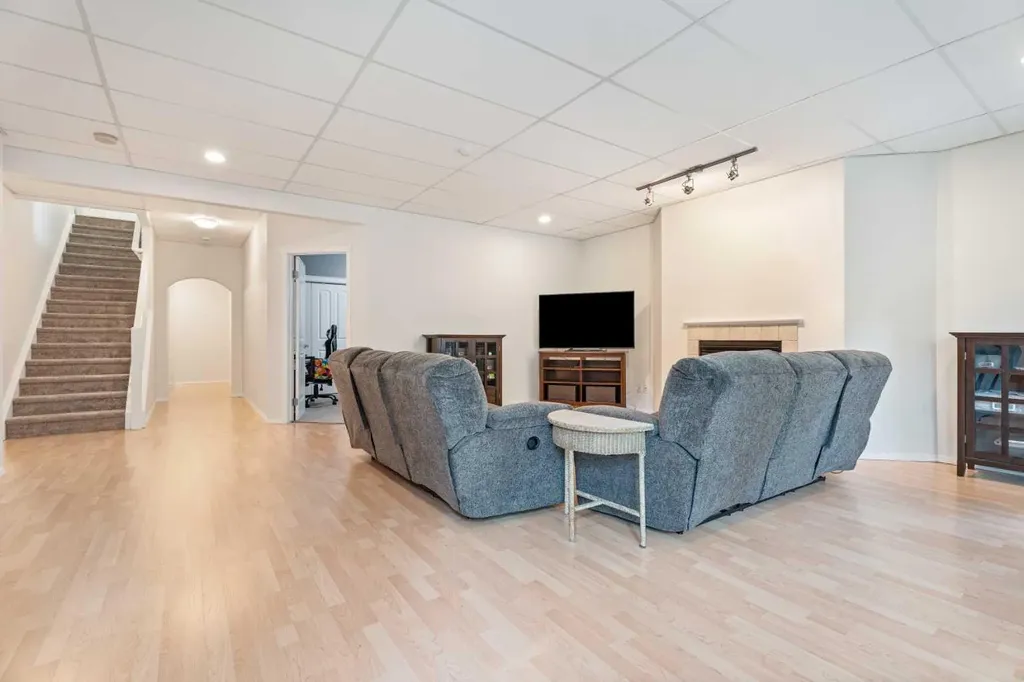 148 Cimarron Park Circle Okotoks AB T1S 2L6
