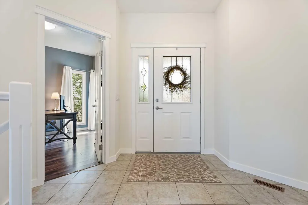 148 Cimarron Park Circle Okotoks AB T1S 2L6