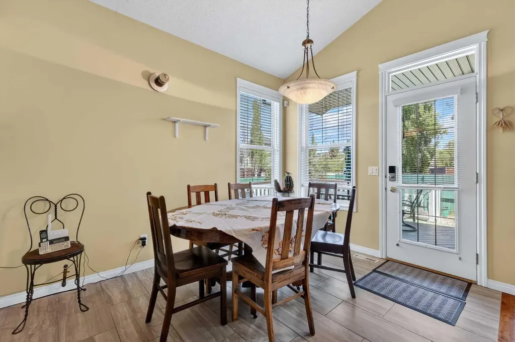 118 Invermere Drive Chestermere AB T1X 1L1
