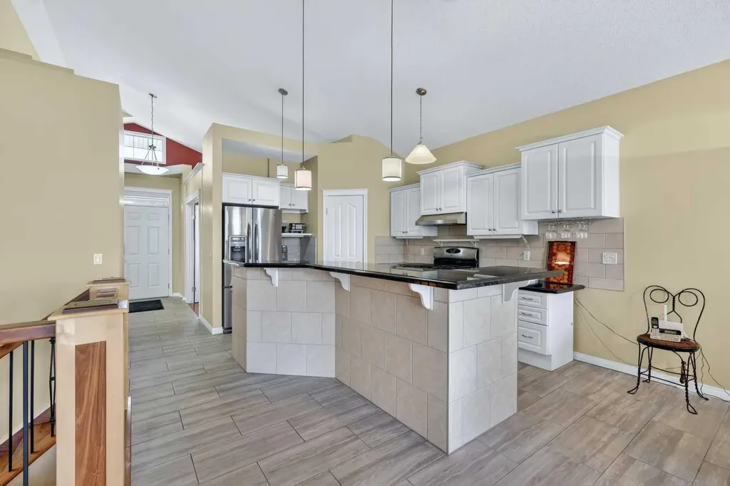 118 Invermere Drive Chestermere AB T1X 1L1
