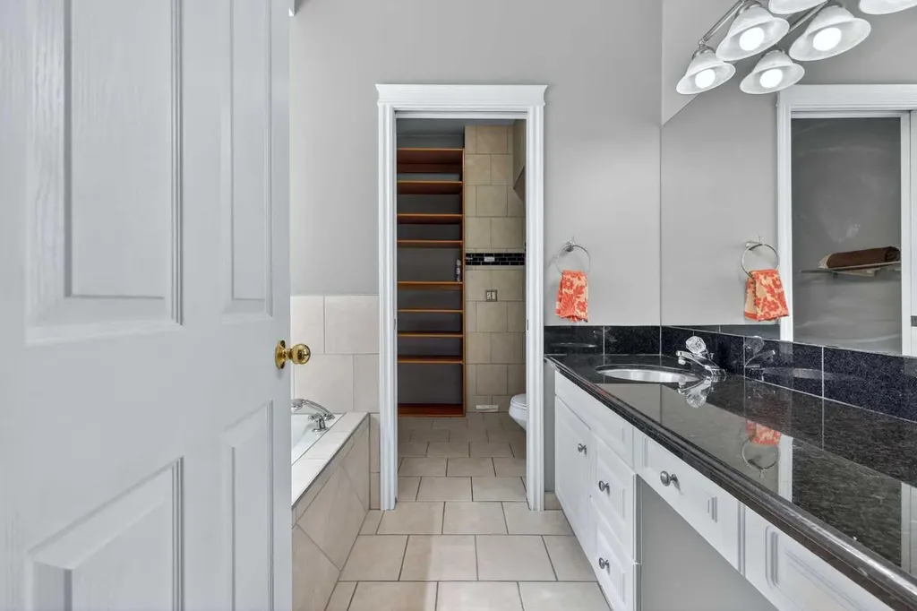 118 Invermere Drive Chestermere AB T1X 1L1