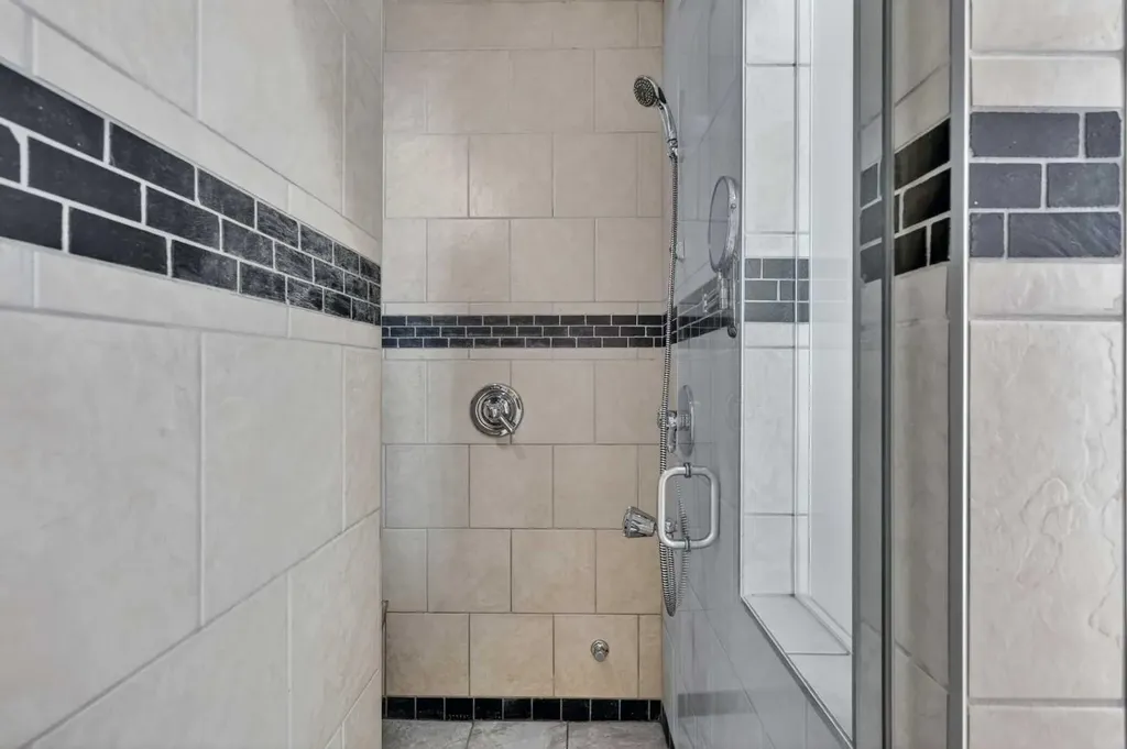 118 Invermere Drive Chestermere AB T1X 1L1