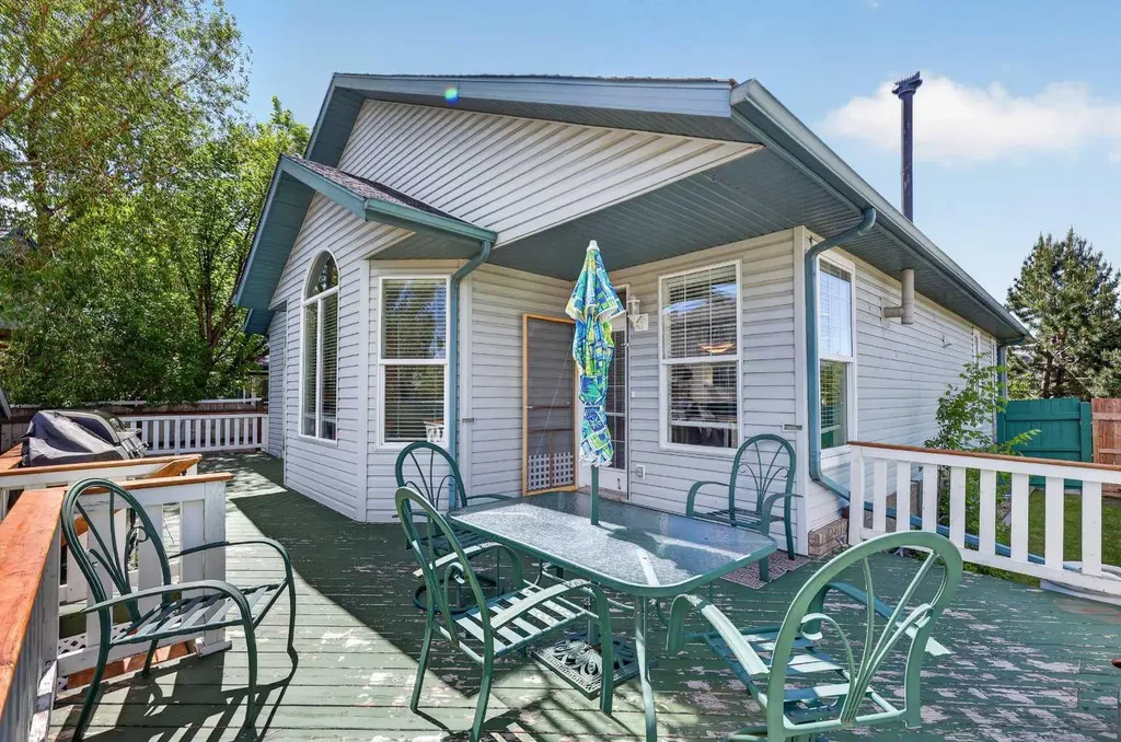 118 Invermere Drive Chestermere AB T1X 1L1
