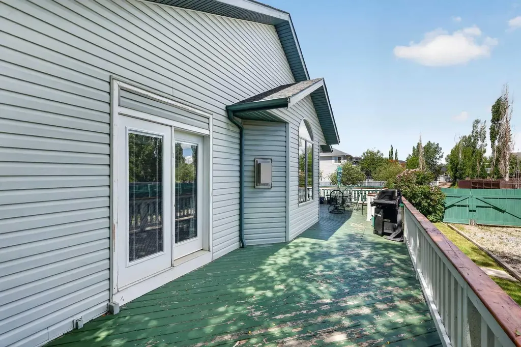 118 Invermere Drive Chestermere AB T1X 1L1