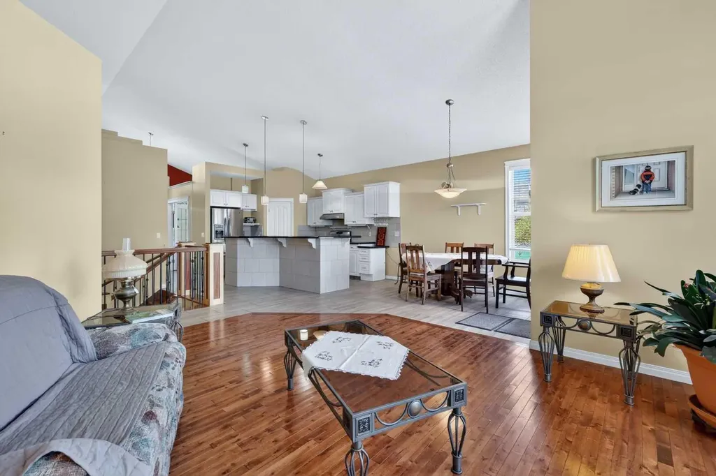 118 Invermere Drive Chestermere AB T1X 1L1