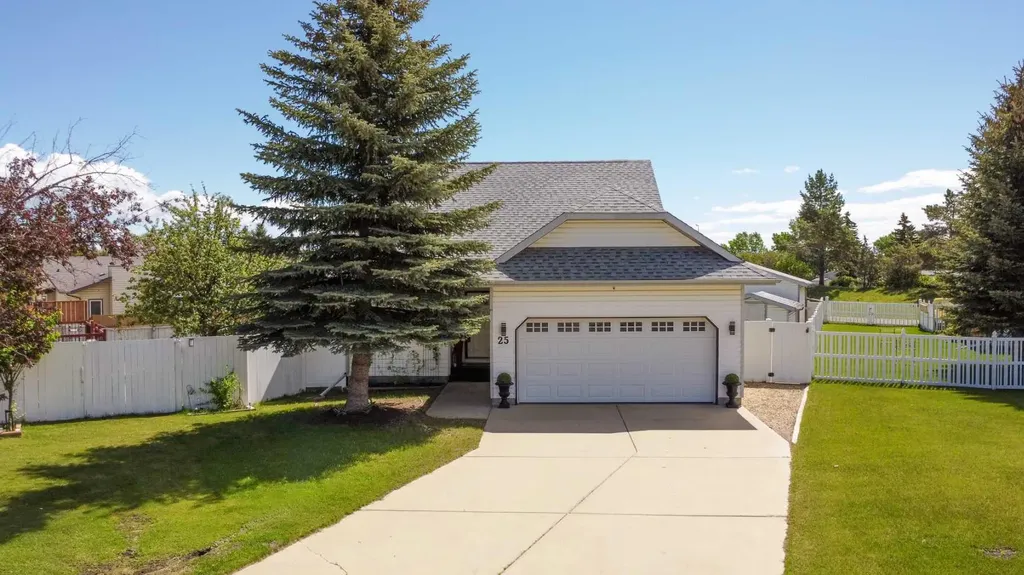25 Kee Close Red Deer AB T4P 3M4