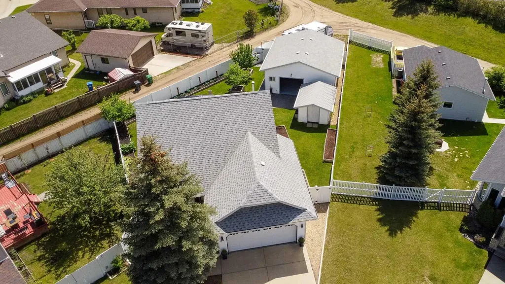 25 Kee Close Red Deer AB T4P 3M4