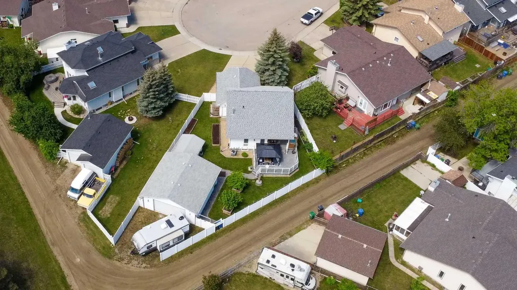 25 Kee Close Red Deer AB T4P 3M4