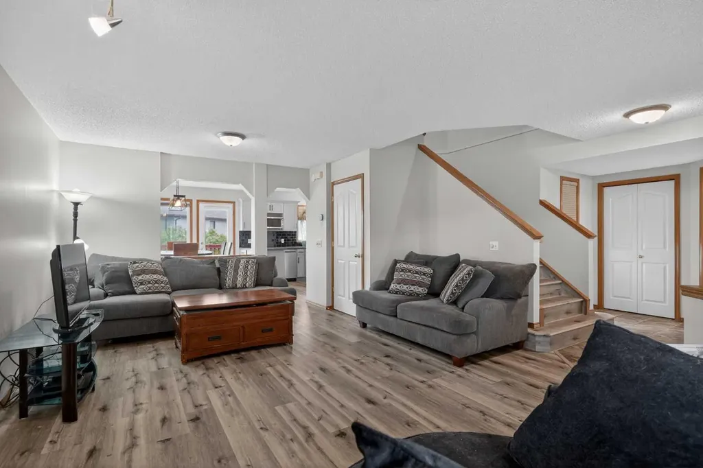 84 Hidden Spring Close NW Calgary AB T3A 5K2