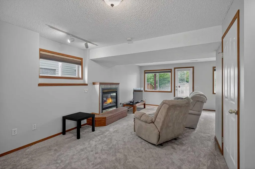 84 Hidden Spring Close NW Calgary AB T3A 5K2