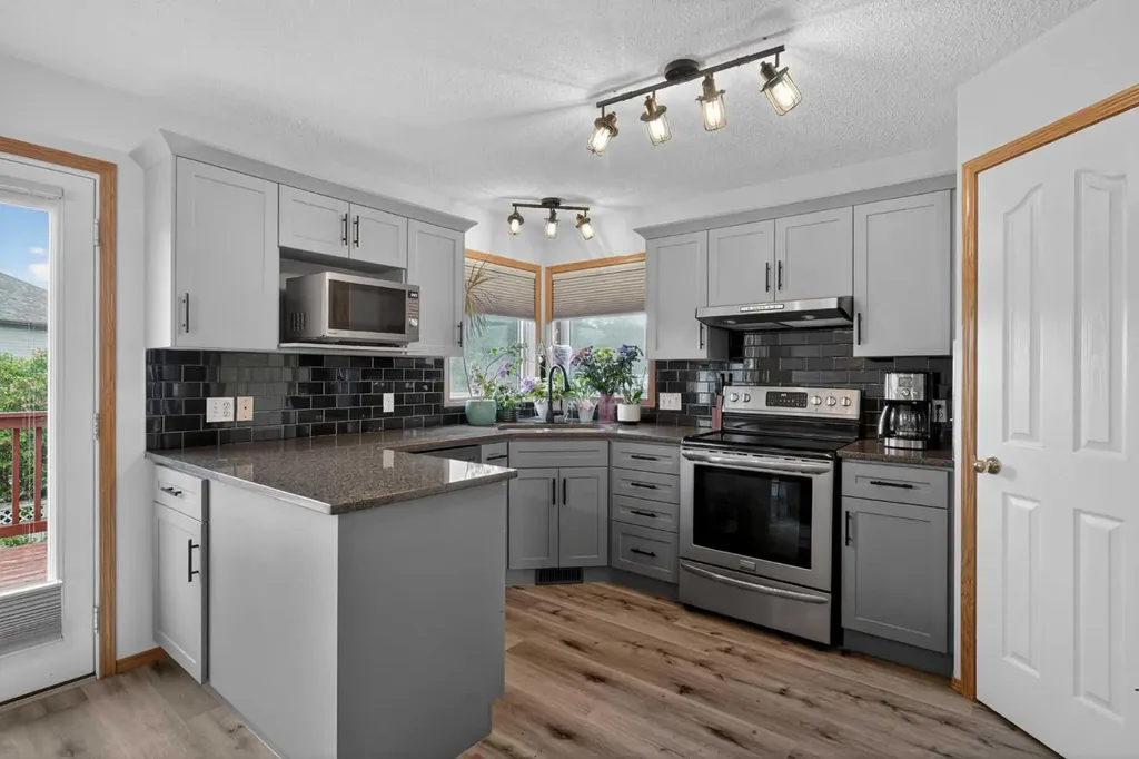 84 Hidden Spring Close NW Calgary AB T3A 5K2