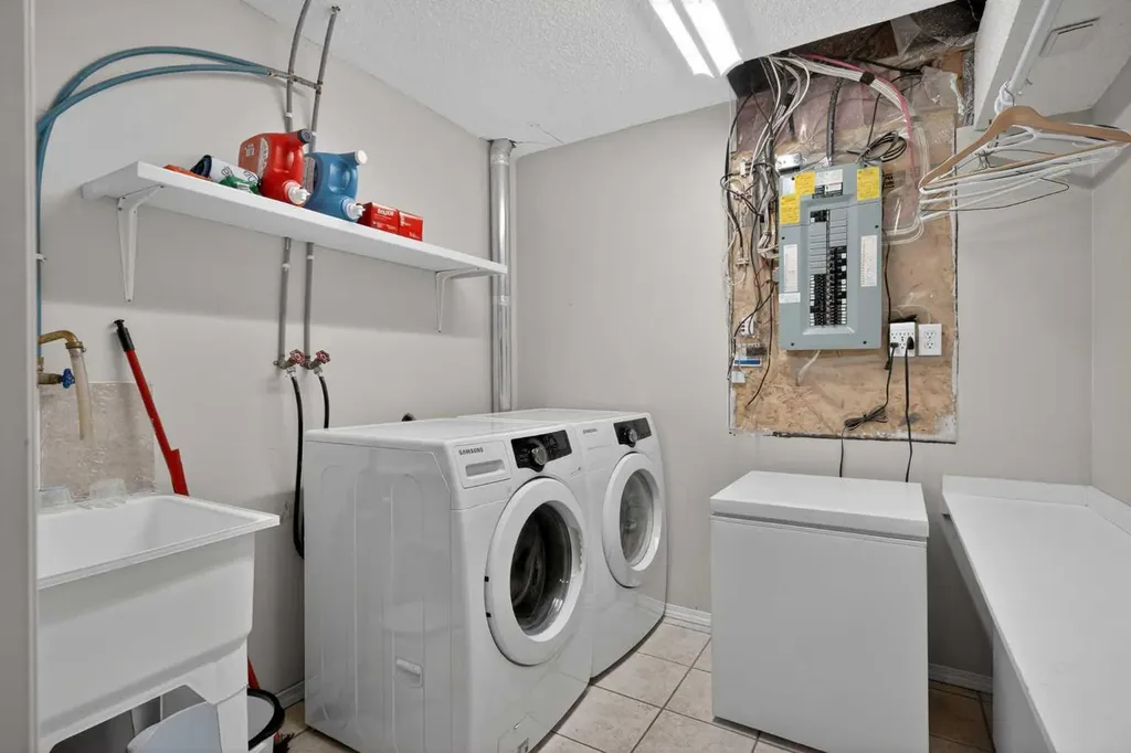 84 Hidden Spring Close NW Calgary AB T3A 5K2