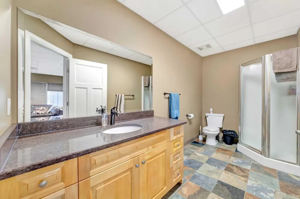 5921 50 Avenue Lloydminster SK S9V2A4