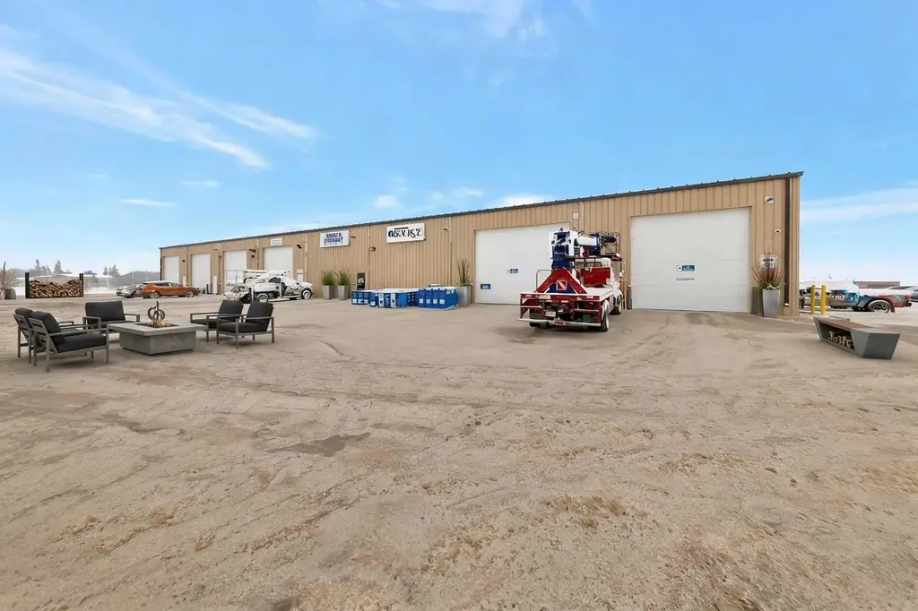 5921 50 Avenue Lloydminster SK S9V2A4