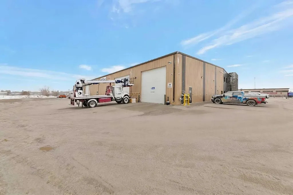 5921 50 Avenue Lloydminster SK S9V2A4