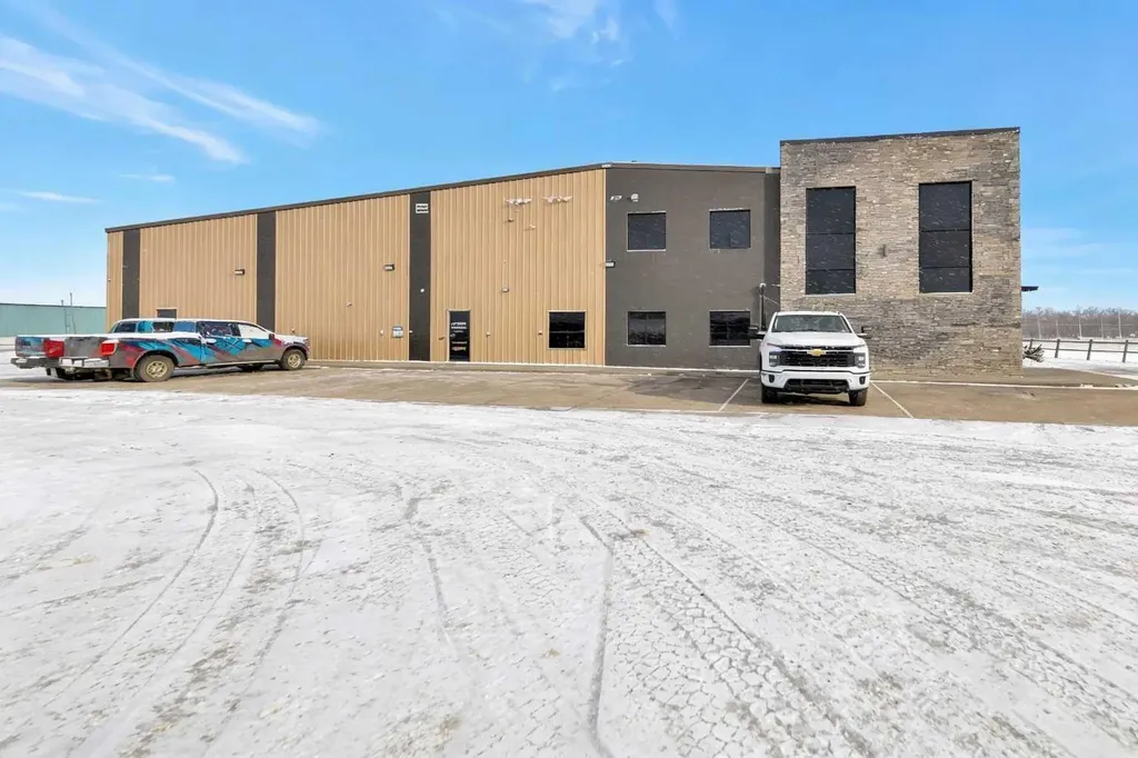 5921 50 Avenue Lloydminster SK S9V2A4
