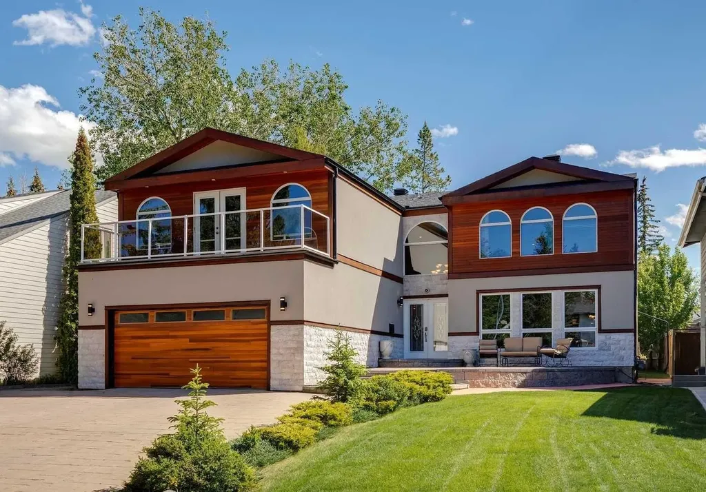 223 Pump Hill Crescent Calgary AB T2V 4L9