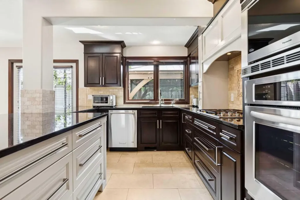 223 Pump Hill Crescent Calgary AB T2V 4L9