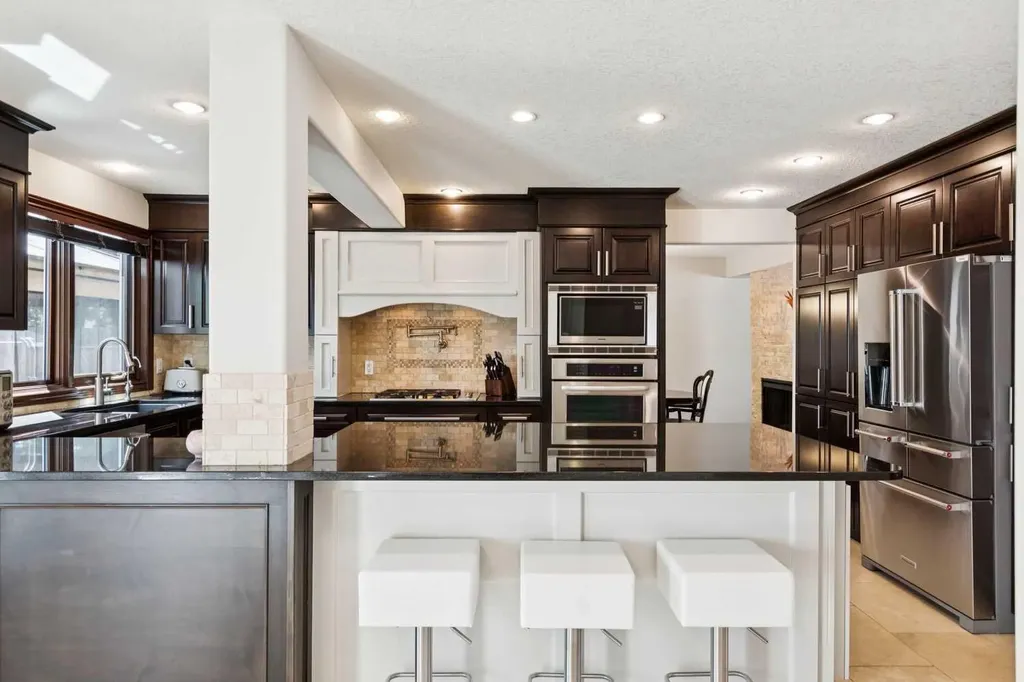 223 Pump Hill Crescent Calgary AB T2V 4L9