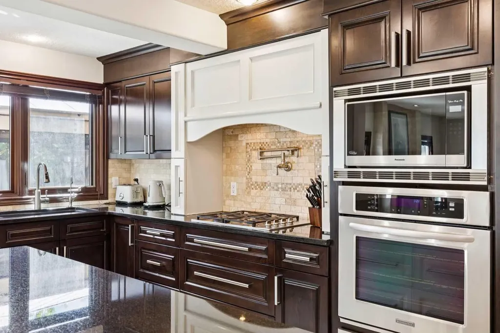 223 Pump Hill Crescent Calgary AB T2V 4L9