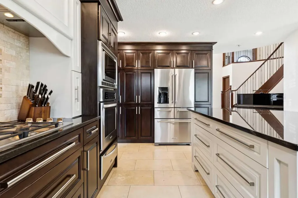 223 Pump Hill Crescent Calgary AB T2V 4L9