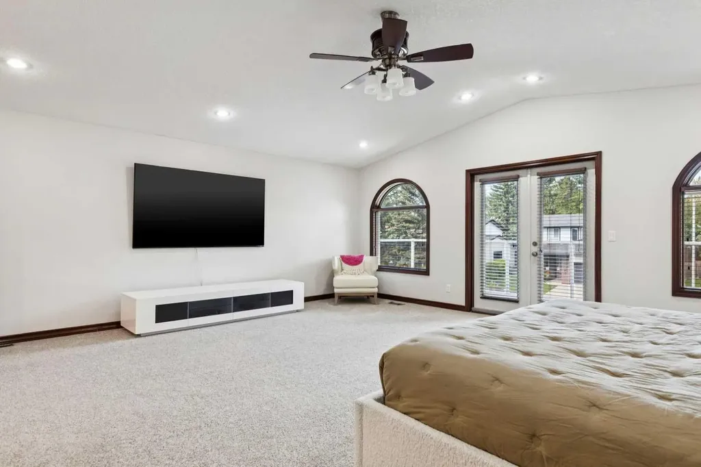 223 Pump Hill Crescent Calgary AB T2V 4L9