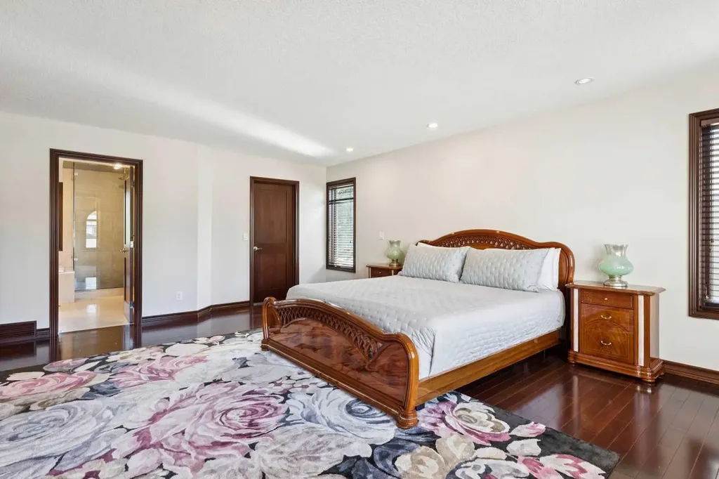223 Pump Hill Crescent Calgary AB T2V 4L9