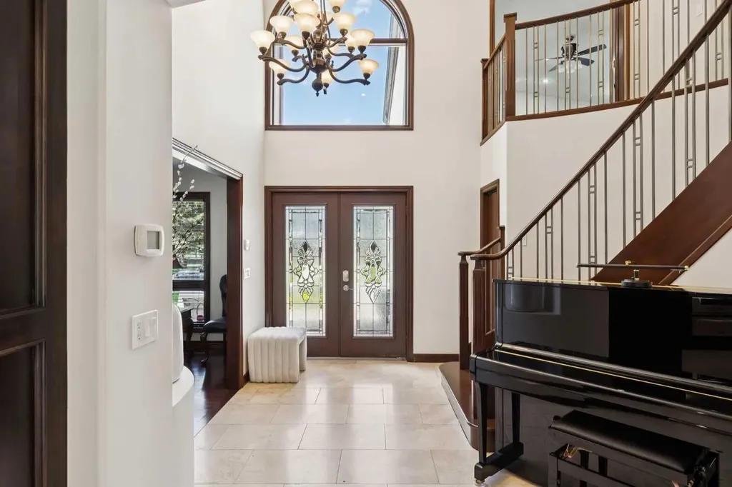 223 Pump Hill Crescent Calgary AB T2V 4L9
