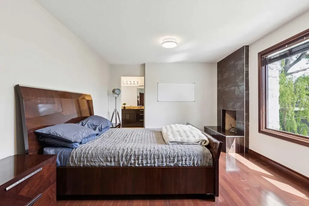 223 Pump Hill Crescent Calgary AB T2V 4L9
