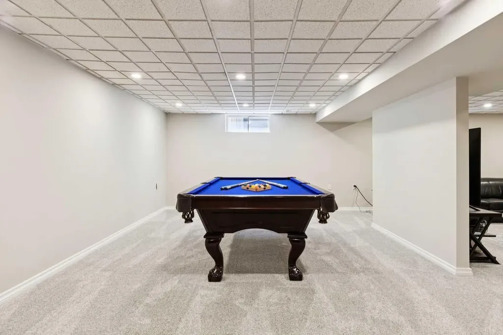 223 Pump Hill Crescent Calgary AB T2V 4L9