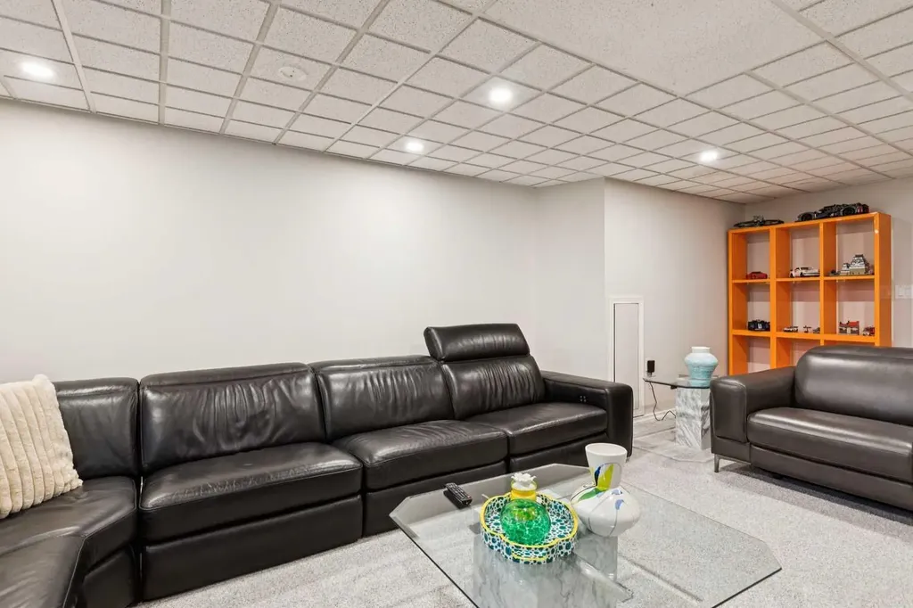 223 Pump Hill Crescent Calgary AB T2V 4L9
