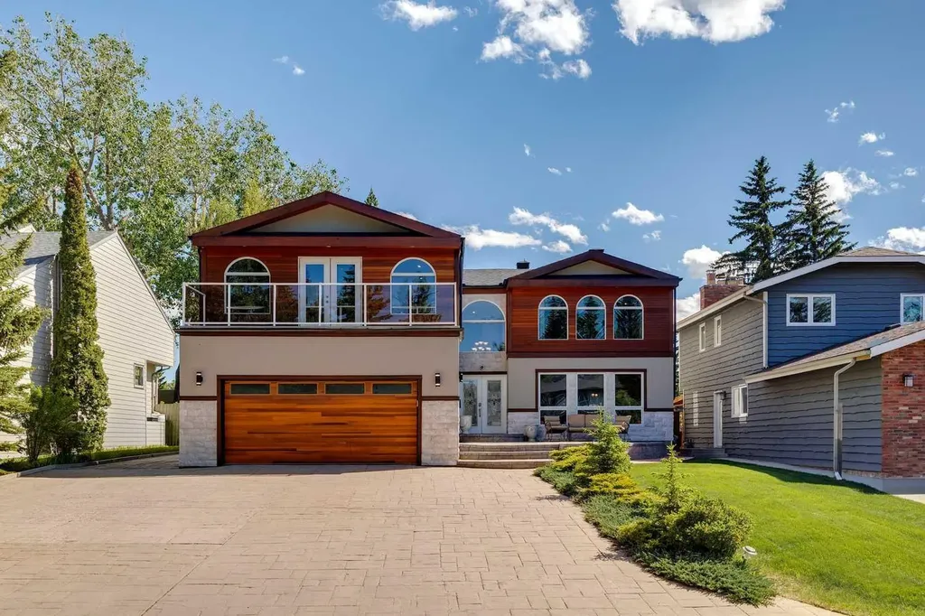 223 Pump Hill Crescent Calgary AB T2V 4L9