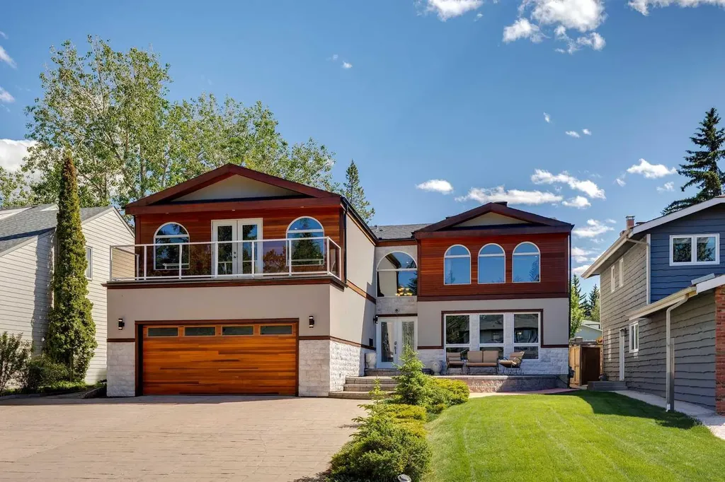 223 Pump Hill Crescent Calgary AB T2V 4L9