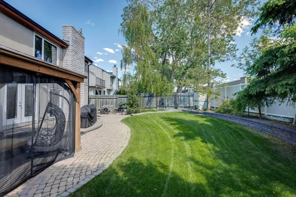 223 Pump Hill Crescent Calgary AB T2V 4L9