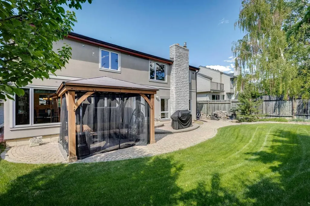 223 Pump Hill Crescent Calgary AB T2V 4L9