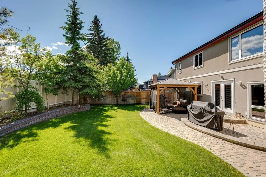 223 Pump Hill Crescent Calgary AB T2V 4L9
