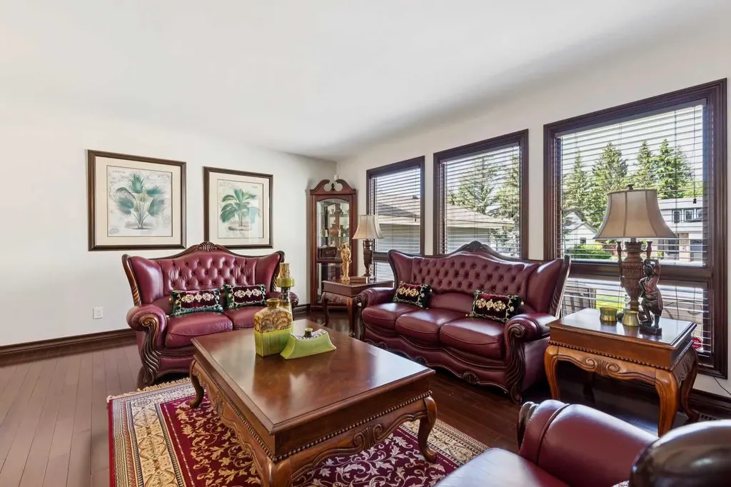 223 Pump Hill Crescent Calgary AB T2V 4L9