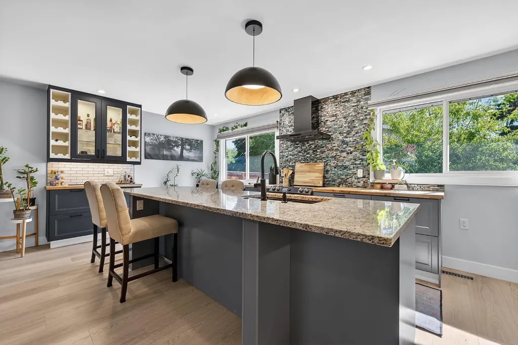 10020 Oakfield Drive SW Calgary AB T2V 4B4